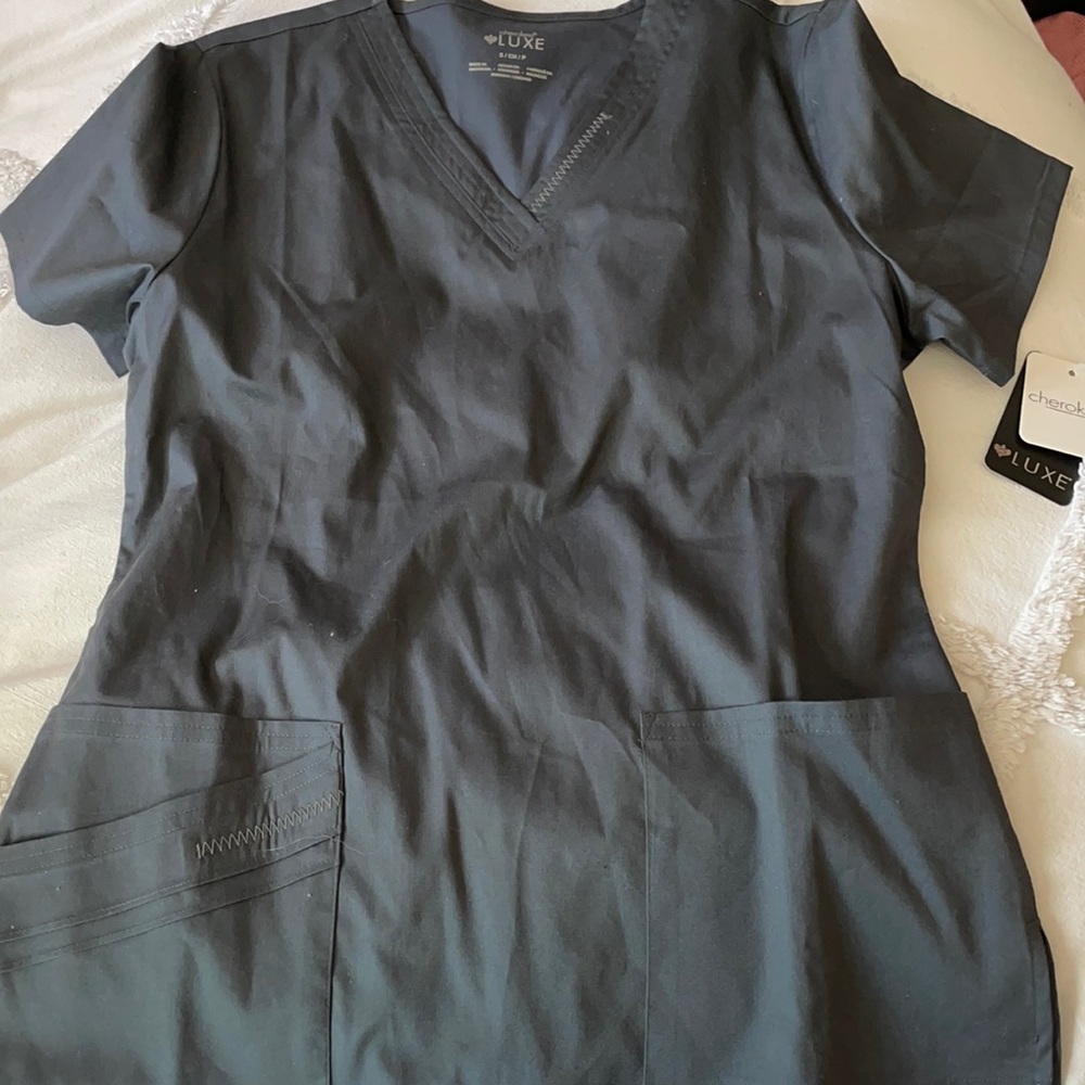 NWT Size small Cherokee luxe scrub top. Pewter gray color